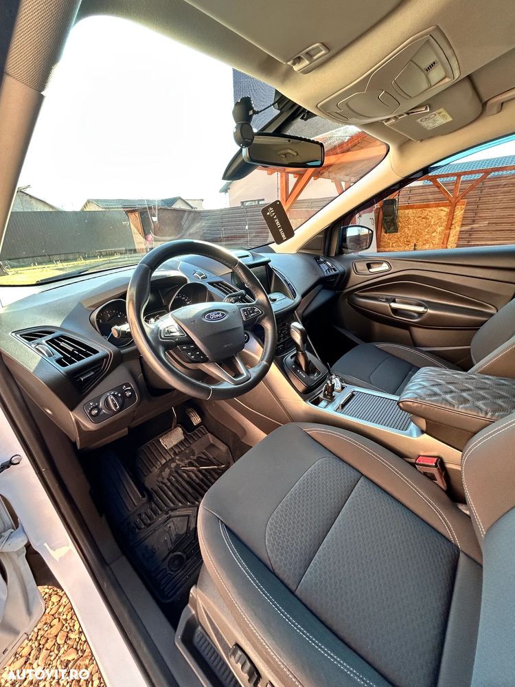 Ford Kuga 2.0 TDCi 4WD Powershift ST-Line - 8