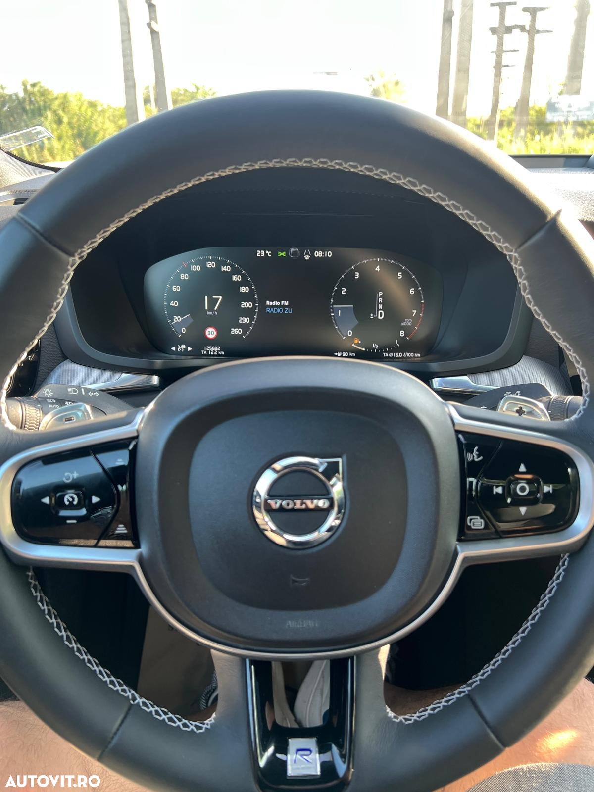 Volvo S60 T5 R-Design - 16