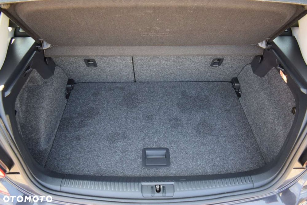 Volkswagen Polo - 12