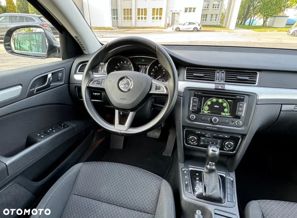 Skoda Superb Combi 2.0 TDI DSG Elegance - 21