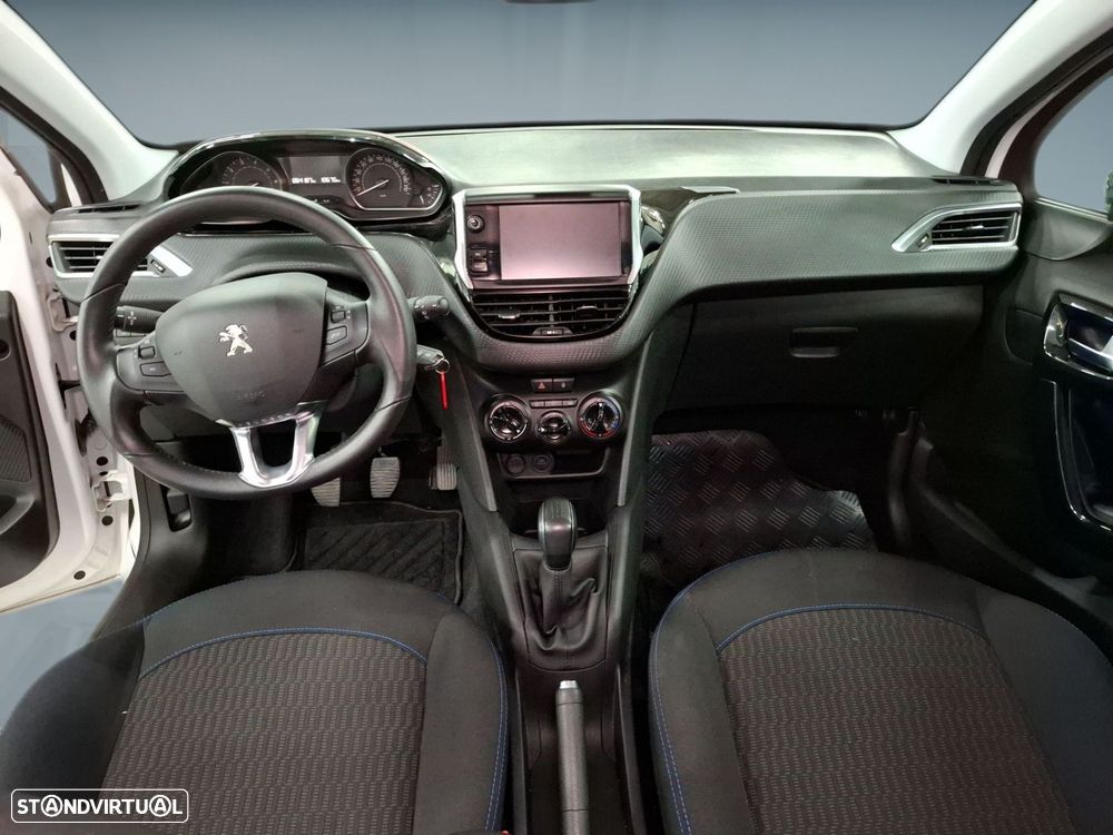 Peugeot 208 1.2 PureTech Signature - 12