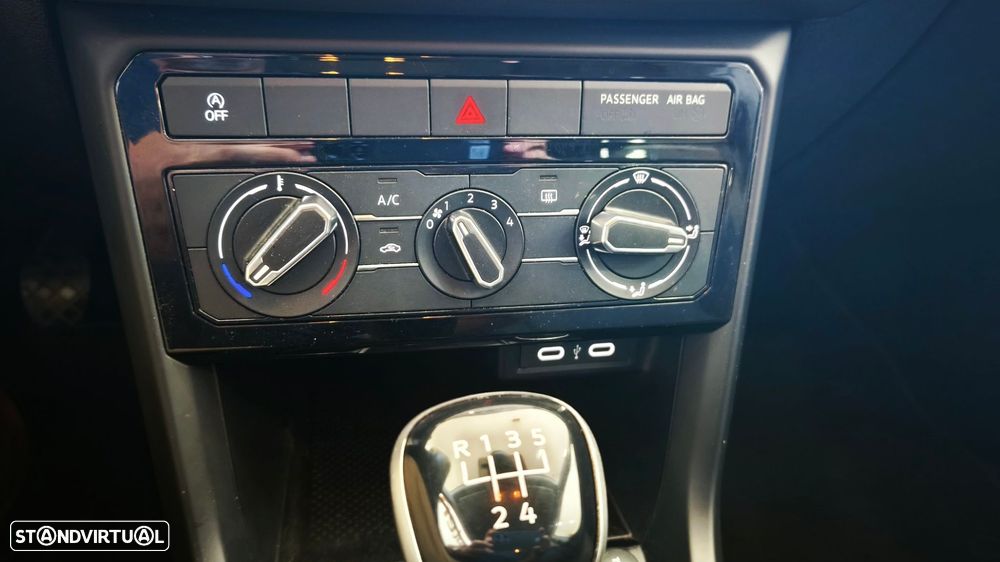 VW T-Cross 1.0 TSI Life - 12