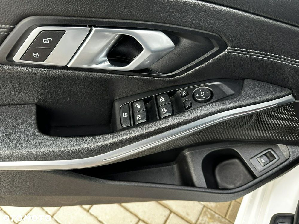 BMW Seria 3 320d Luxury Line - 19
