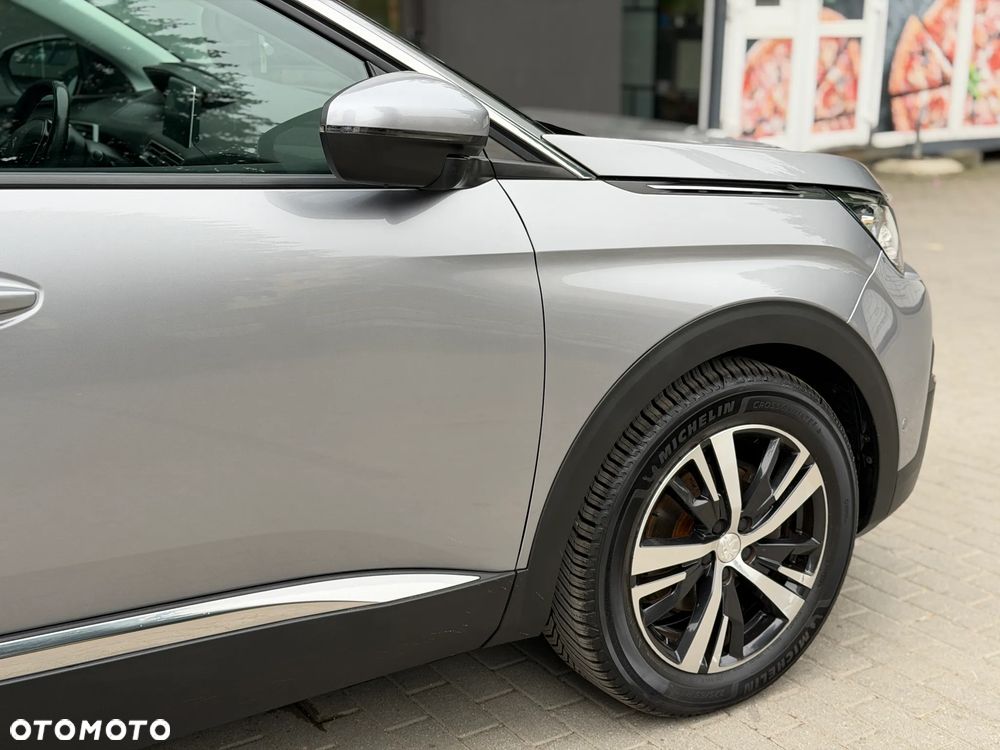 Peugeot 3008 1.2 PureTech Allure S&S - 23