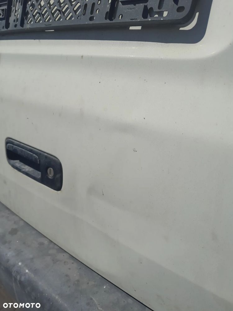 Klapa Bagażnika VW T5 - 4