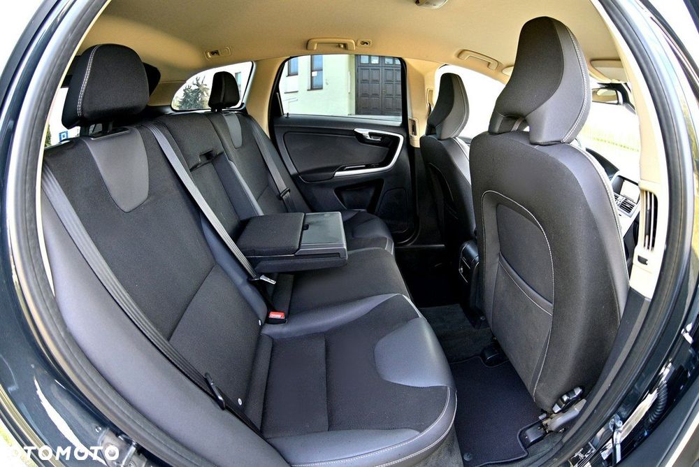 Volvo XC 60 D3 R-Design - 10