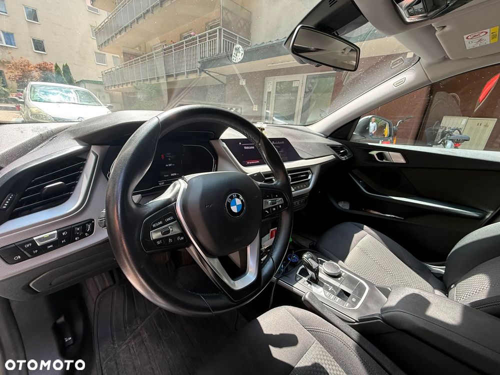 BMW Seria 2 218i - 6