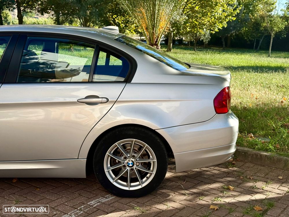 BMW 318 d Navigation - 3
