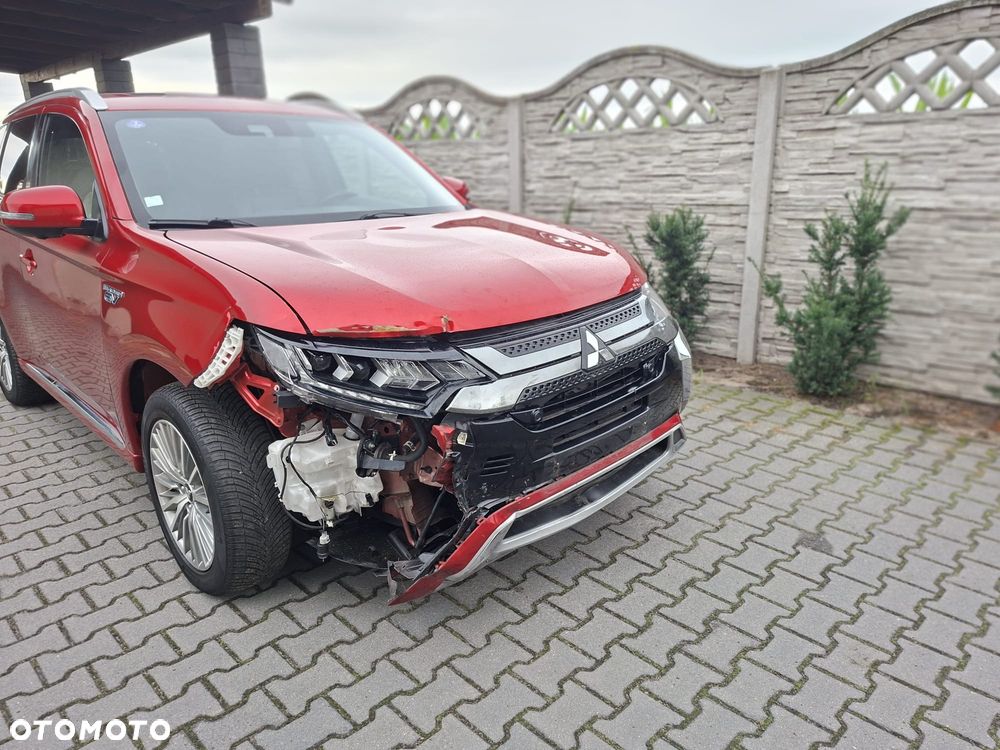 Mitsubishi Outlander 2.4 4WD Diamant+ - 2