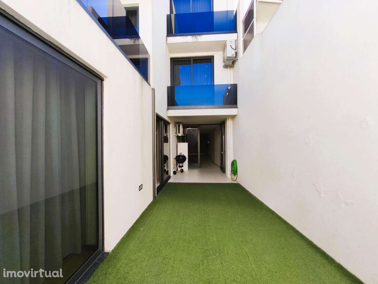 Moradia T3+1 (Centro Póvoa de Varzim a 300m da praia) - Grande imagem: 2/41