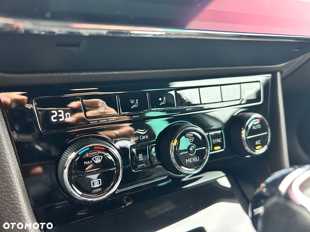 Skoda Superb 2.0 TDI SCR L&K DSG - 29