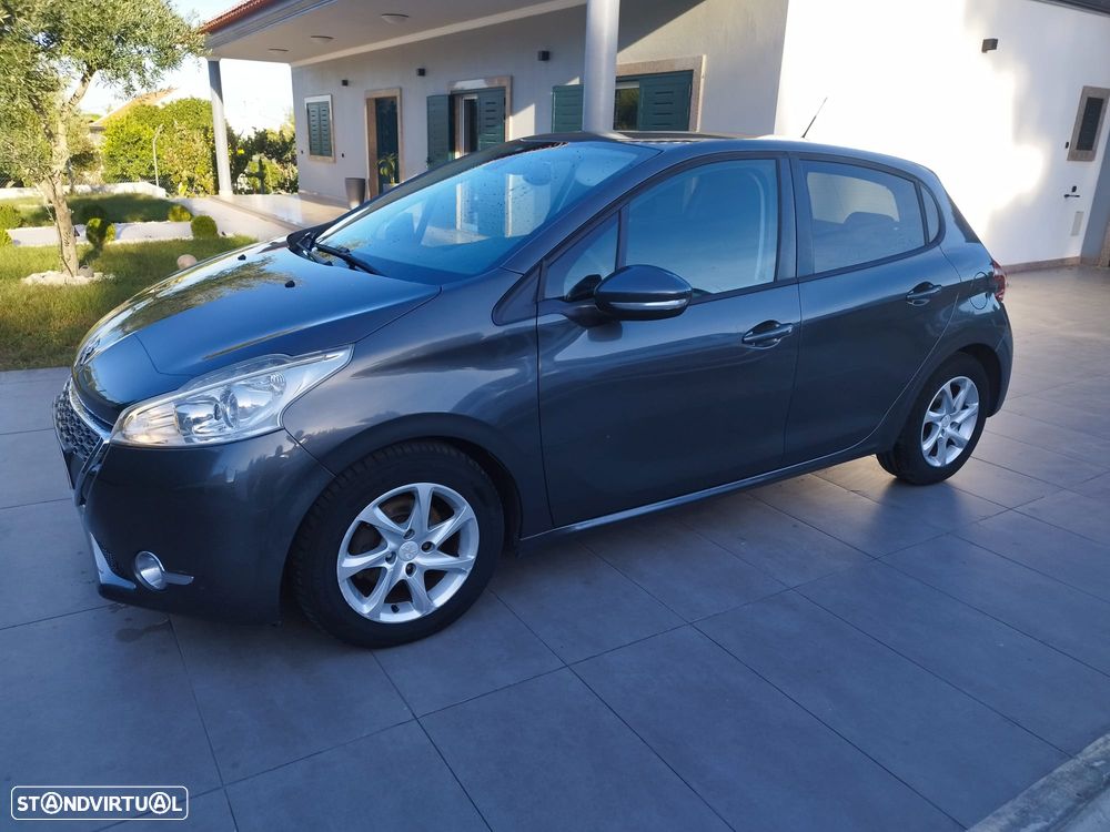 Peugeot 208 - 11