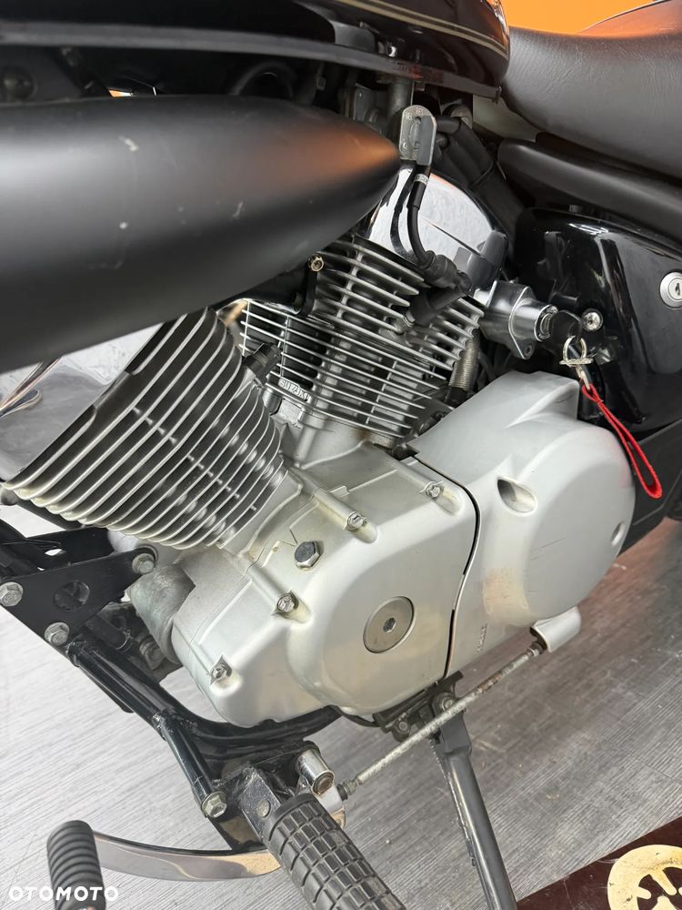 Suzuki Intruder - 21