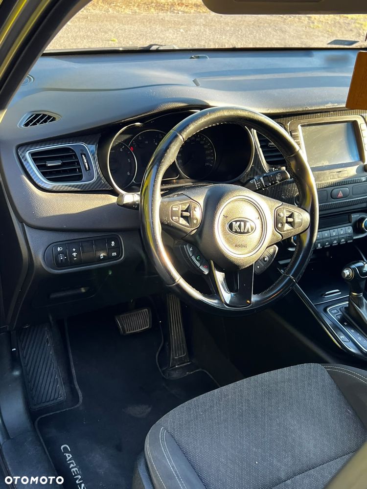 Kia Carens - 19