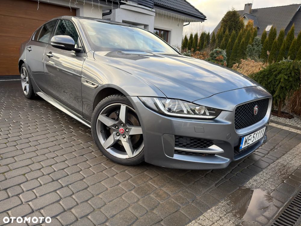 Jaguar XE 2.0 T R-Sport - 2
