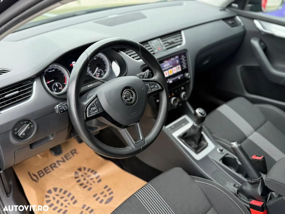 Skoda Octavia Combi Diesel 1.6 TDI Ambition - 13