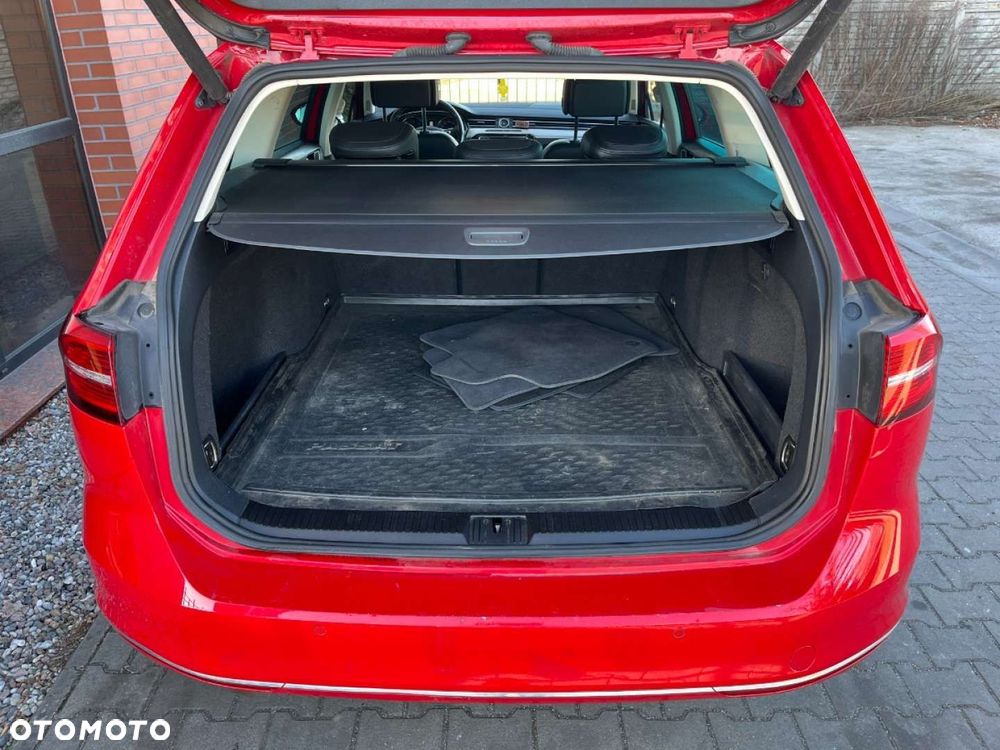 Volkswagen Passat - 32