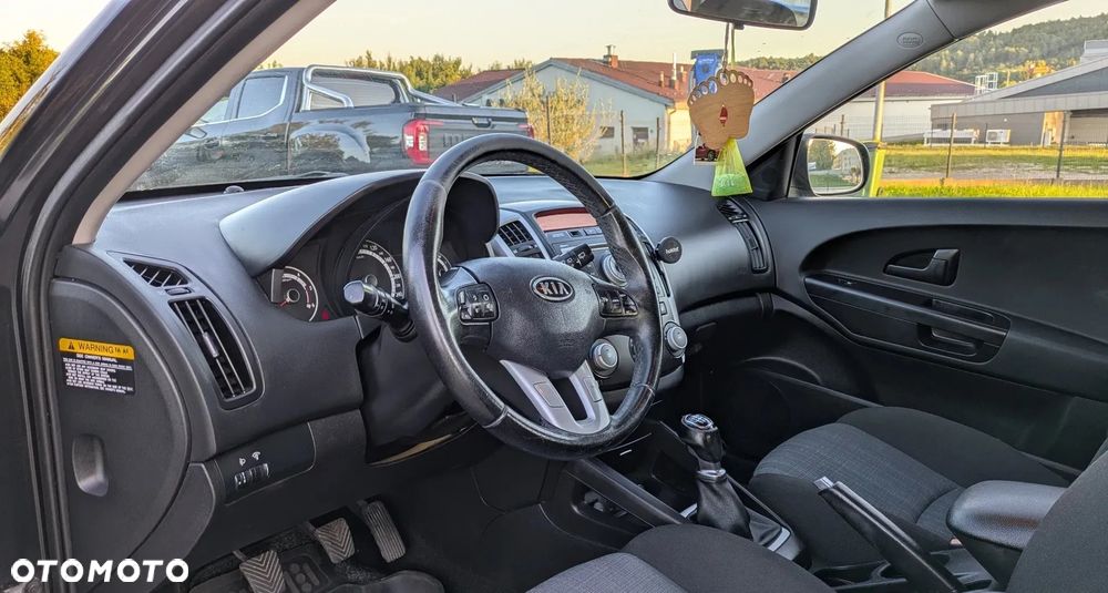 Kia Ceed Cee'd 1.6 Crdi Comfort + - 4