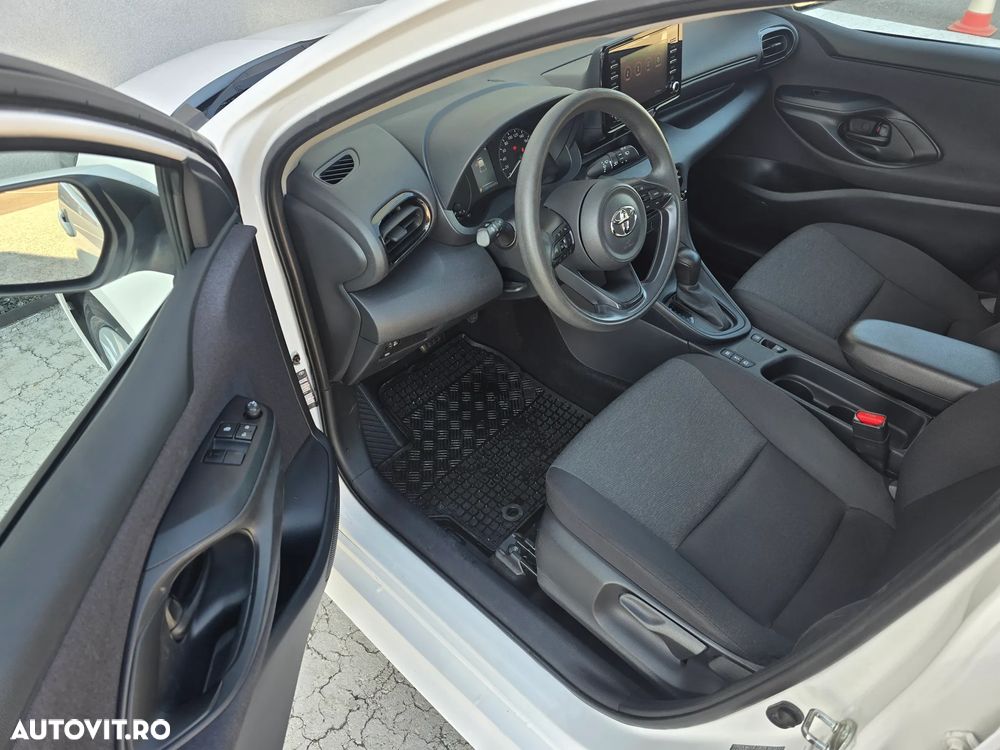 Toyota Yaris - 11