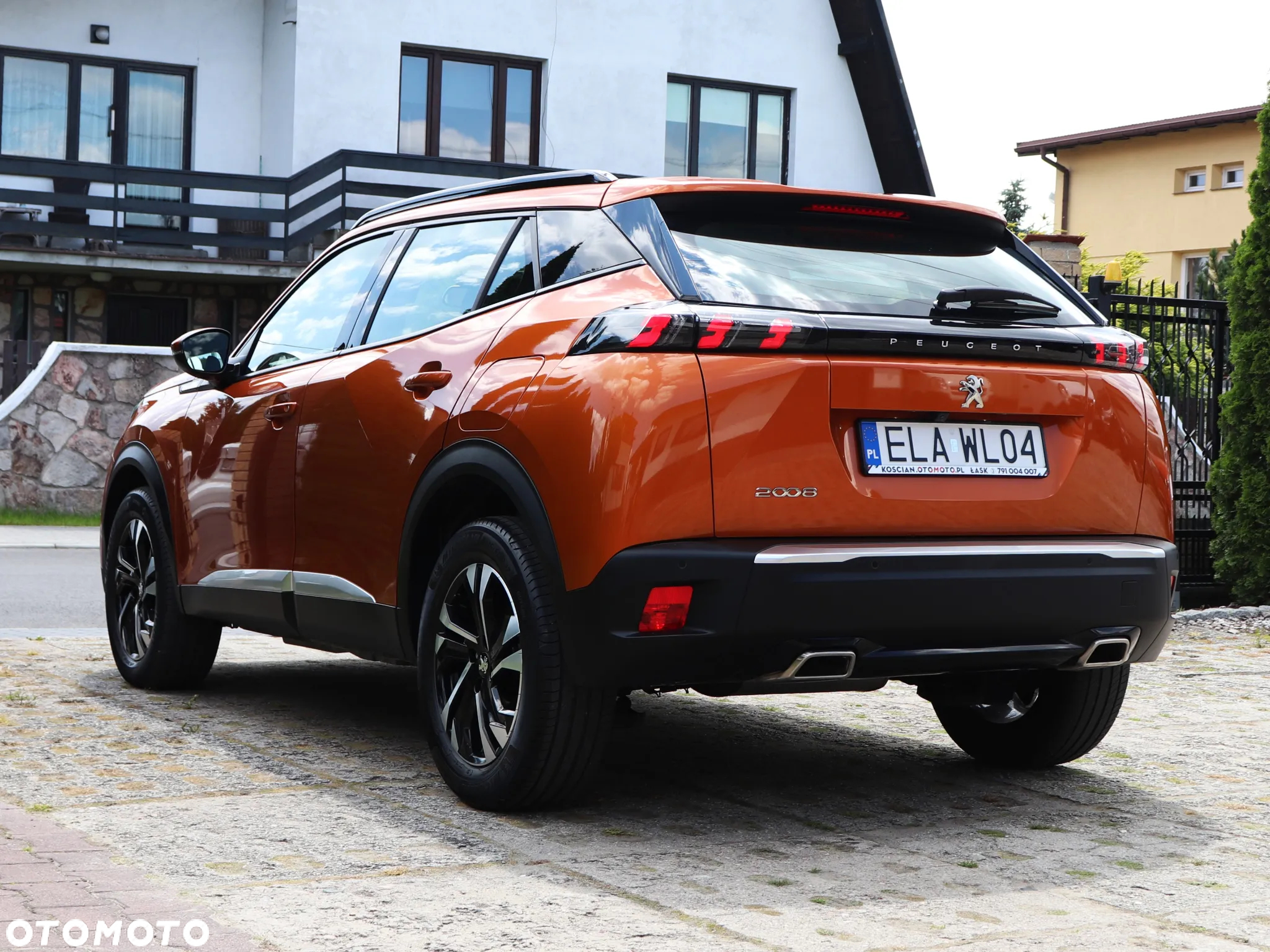Peugeot 2008 1.2 PureTech Allure S&S - 10