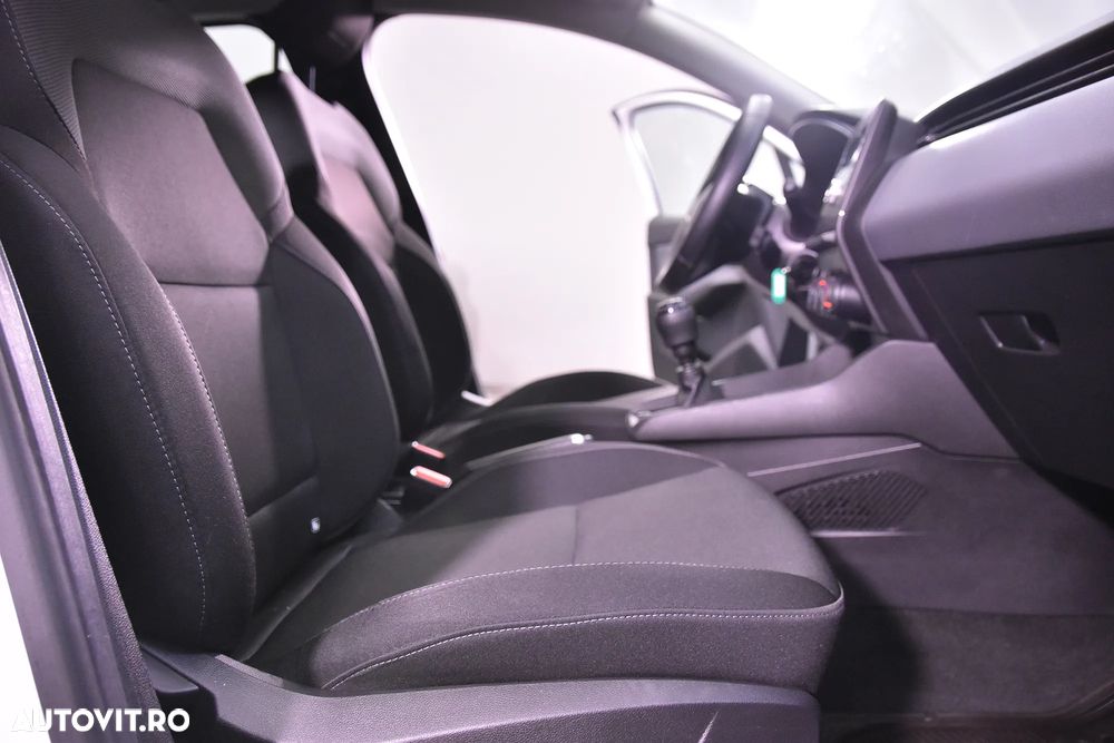 Renault Clio - 11