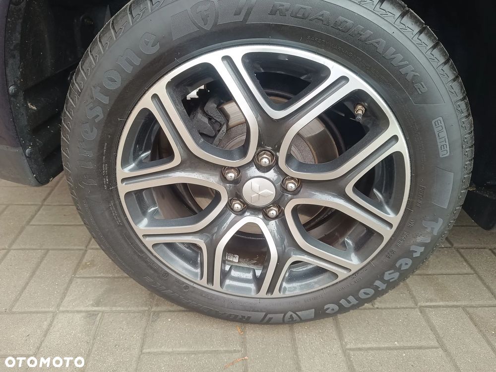 Mitsubishi Outlander 2.0 Invite + 2WD - 25