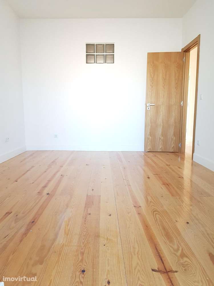 Excelente T1 na Praça do Chile - Grande imagem: 3/10