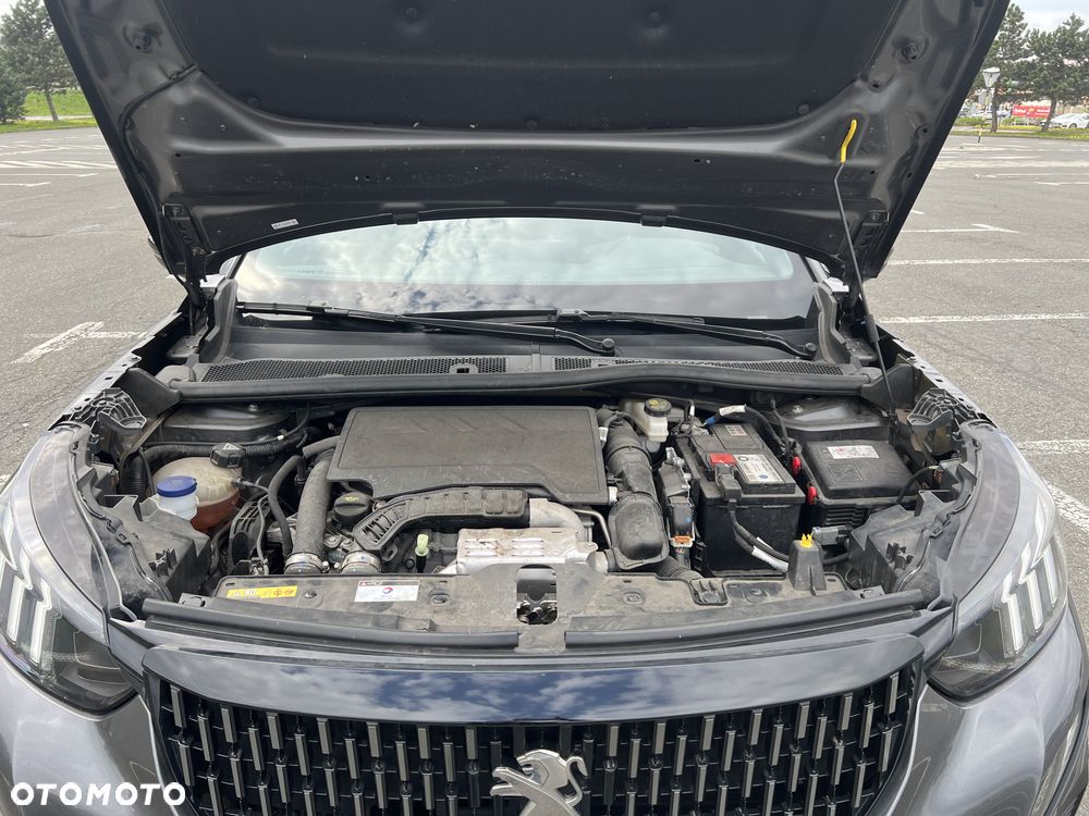 Peugeot 2008 PureTech 130 EAT8 GT Exclusive - 33