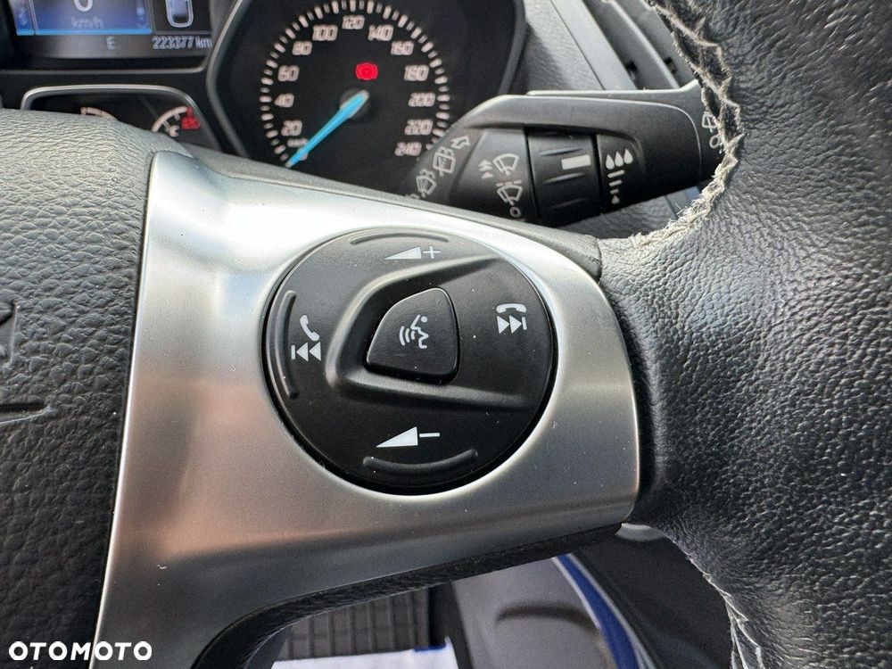 Ford Kuga 2.0 TDCi 2x4 Titanium - 24