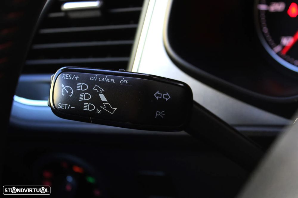 SEAT Leon SC 2.0 TDI DPF S&S FR - 33