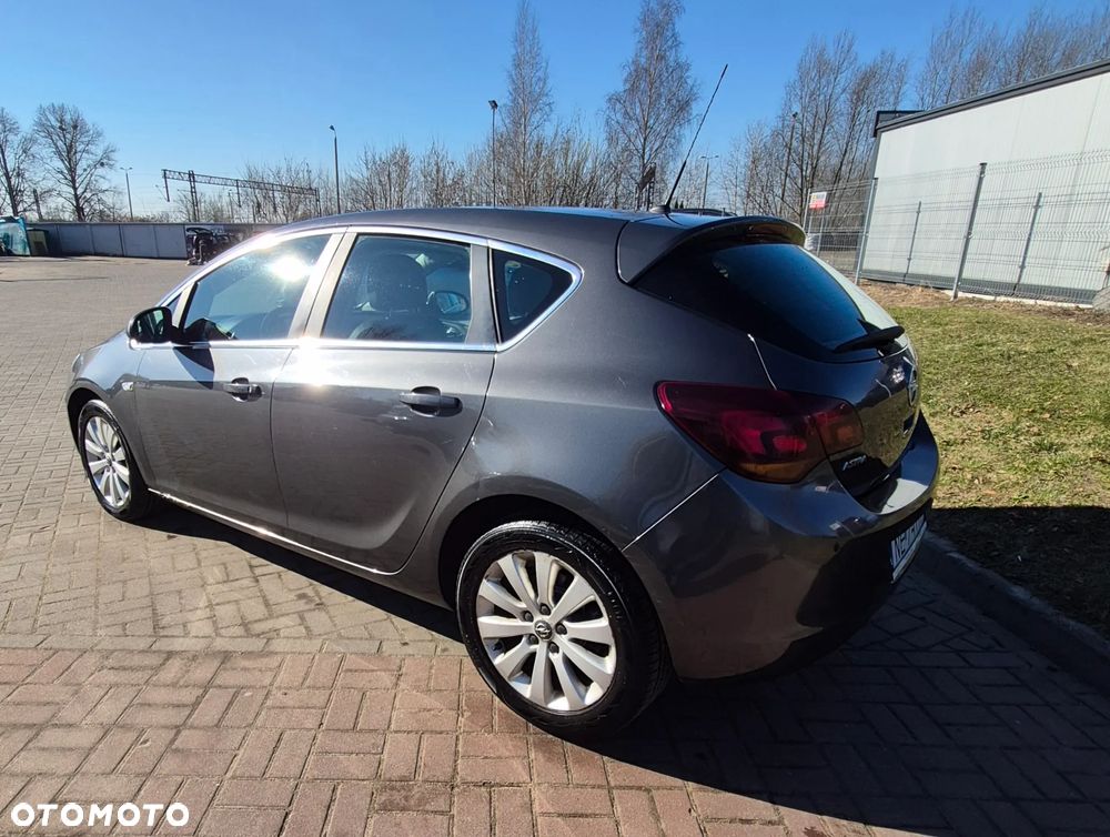 Opel Astra 1.7 CDTI DPF Cosmo - 5