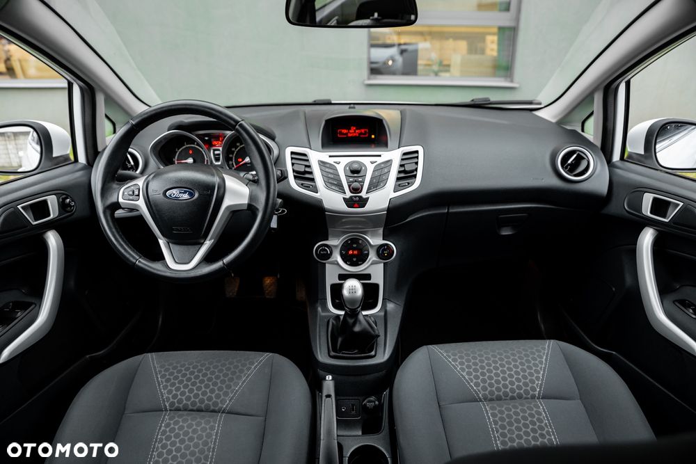 Ford Fiesta 1.6 Ti-VCT Titanium - 25