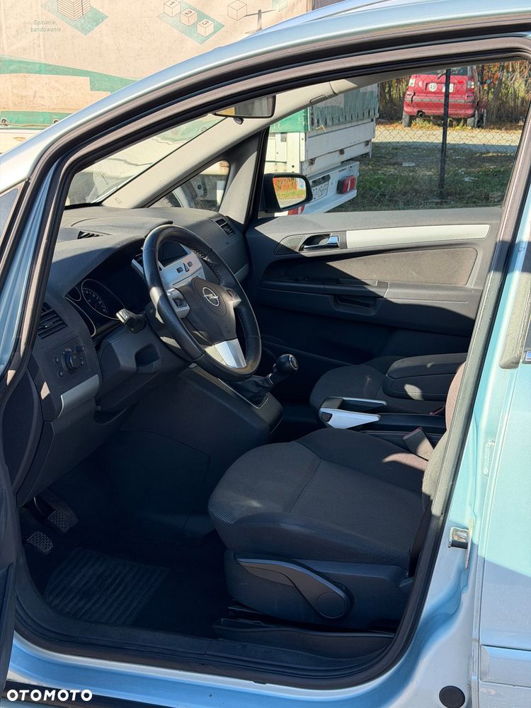 Opel Zafira - 28