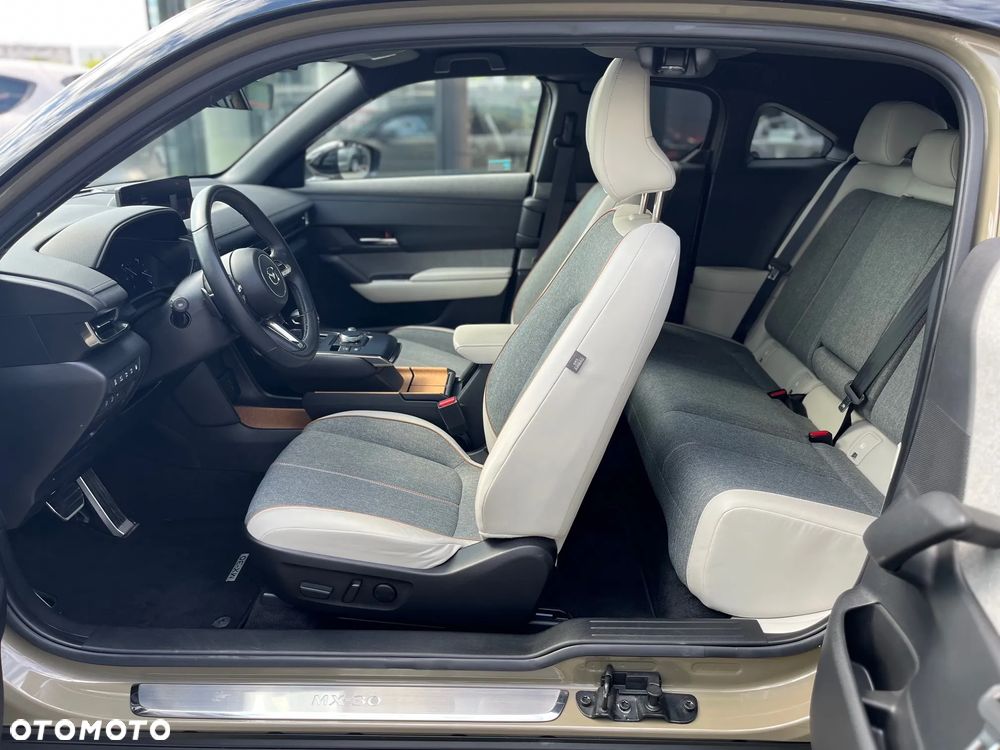 Mazda MX-30 R-EV PHEV Makoto - 10