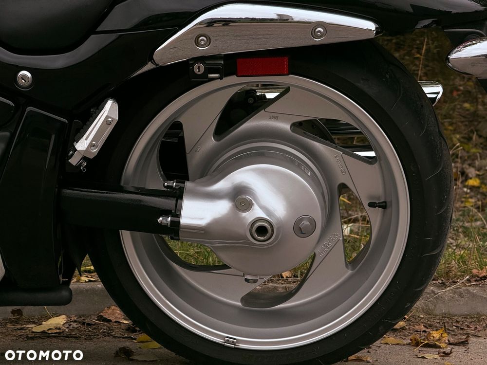 Suzuki Boulevard - 37