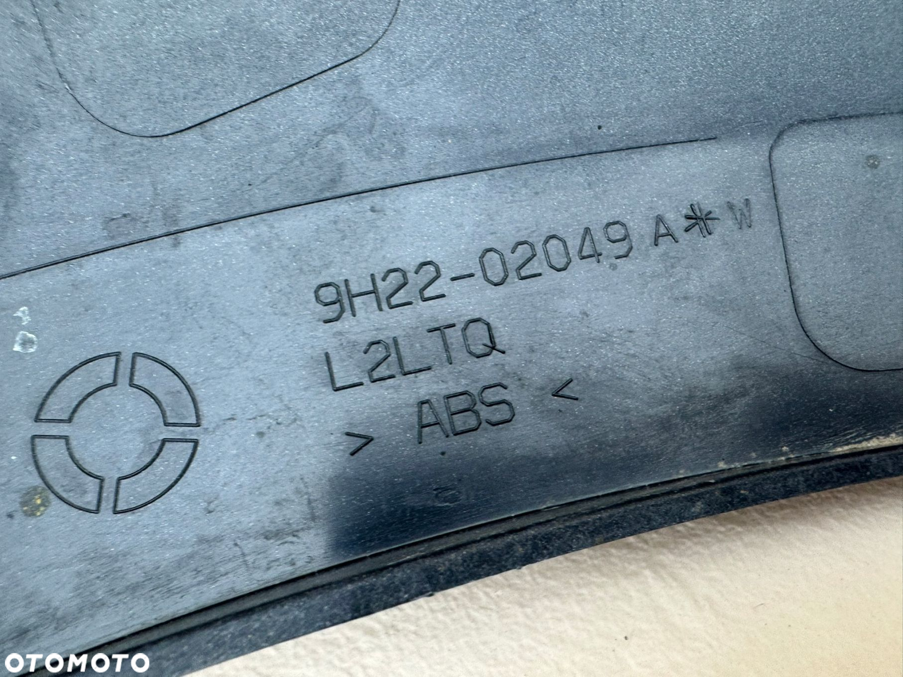 LAND ROVER DISCOVERY IV 4 09-16R LISTWA BŁOTNIKA LEWY PRZÓD LEWA 9H22-02049 - 16