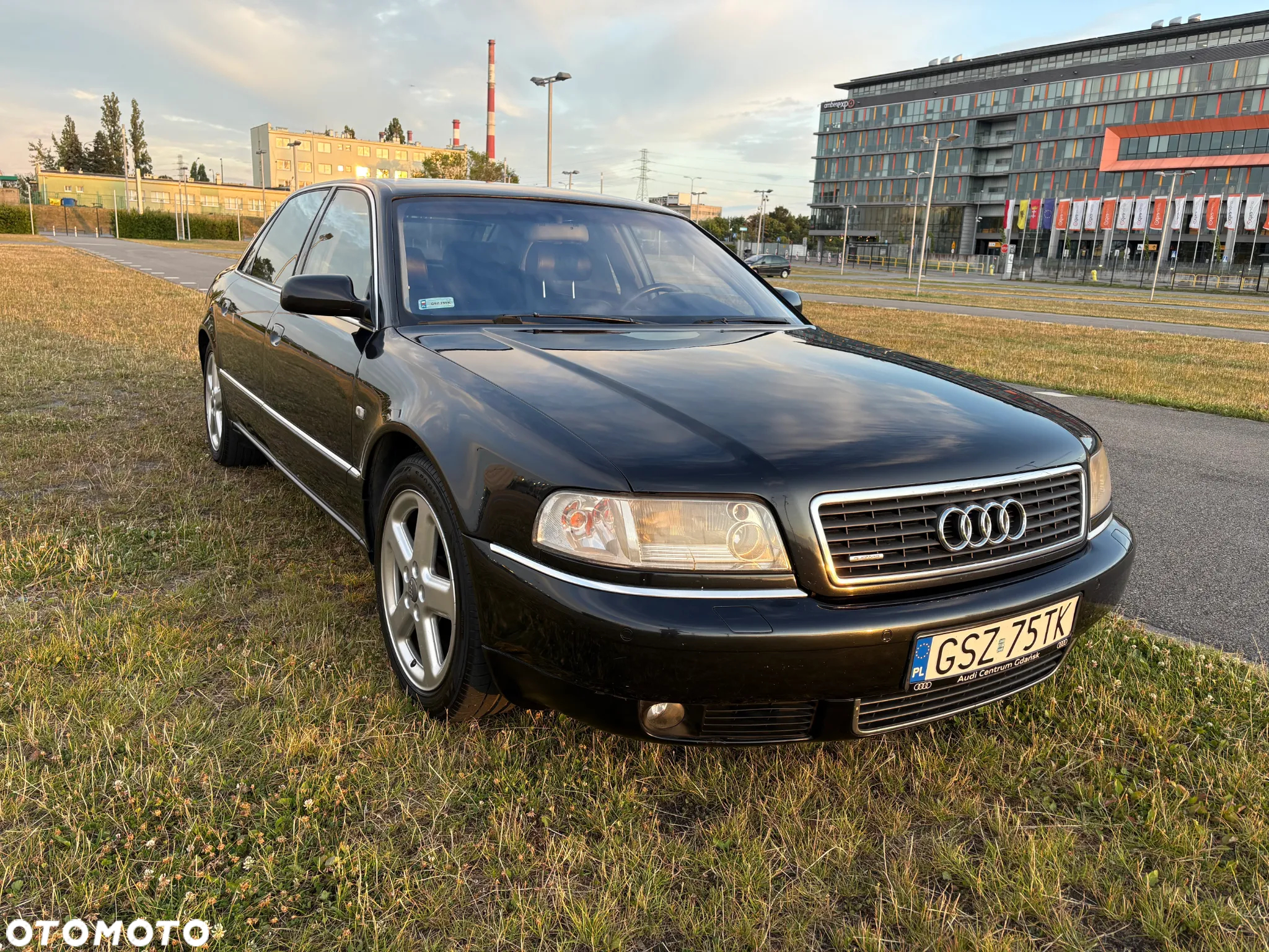 Audi A8 4.2 L Quattro - 12