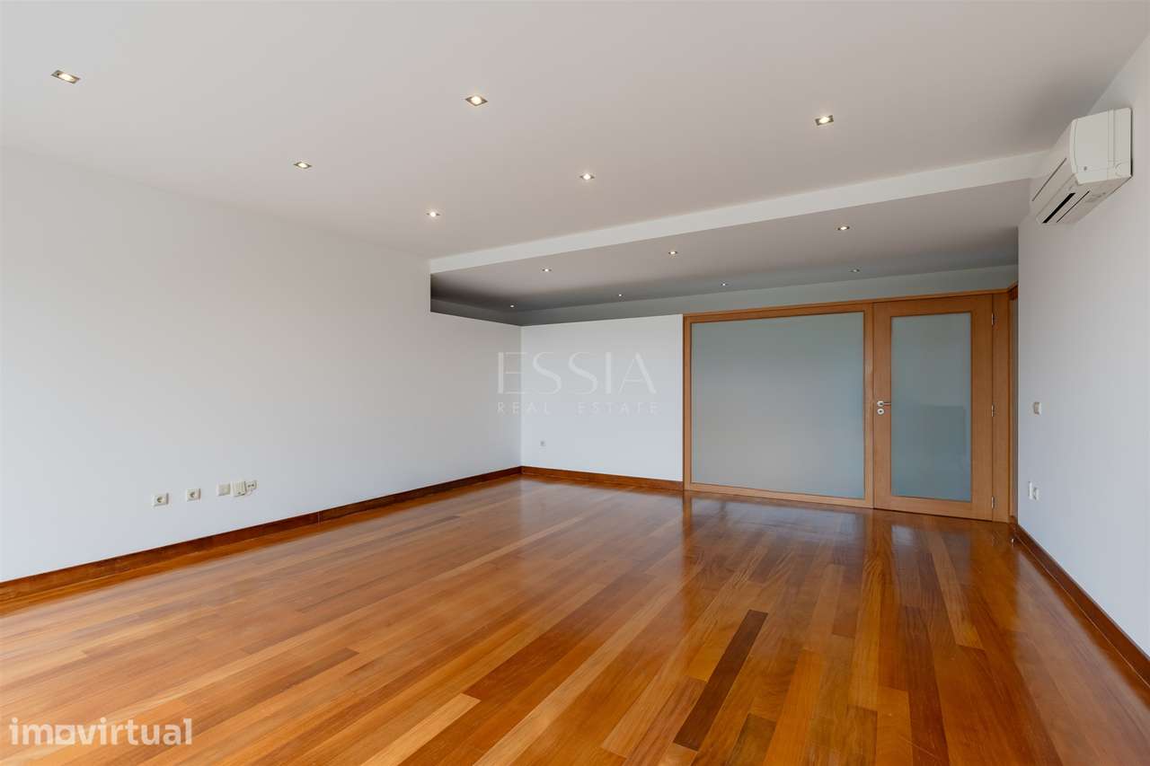 Apartamento T3 com Varanda e Vista de Mar em Arcozelo (Granja) - Grande imagem: 4/20