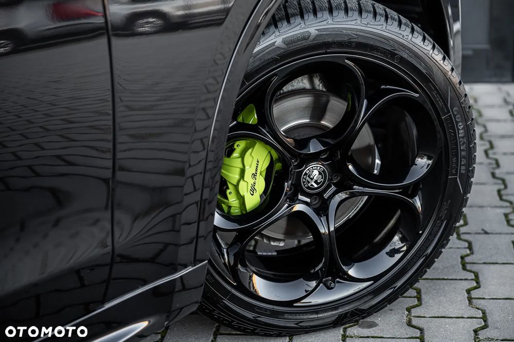 Alfa Romeo Stelvio 2.0 Turbo 16V AT8-Q4 Veloce - 15