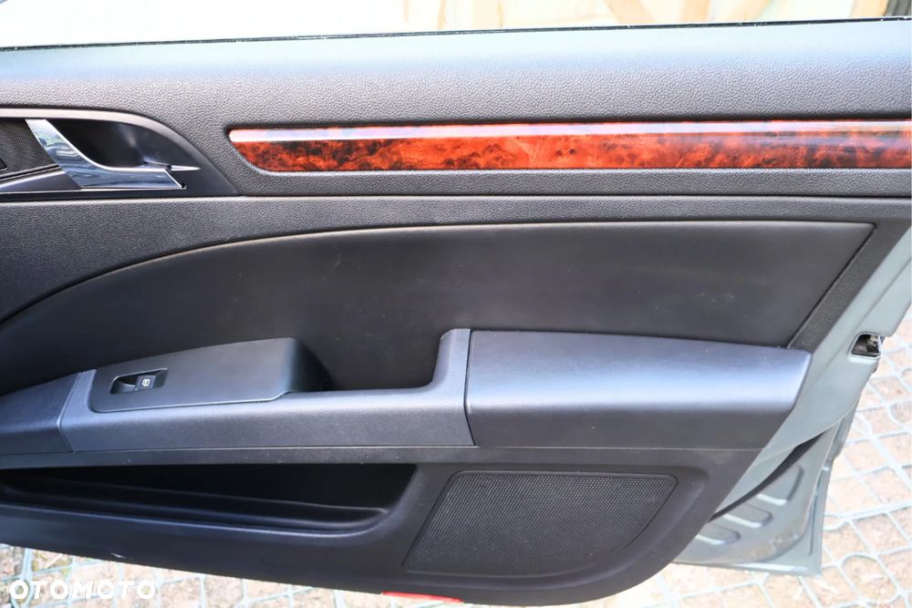 Skoda Superb 2.0 TDI Elegance DSG - 13