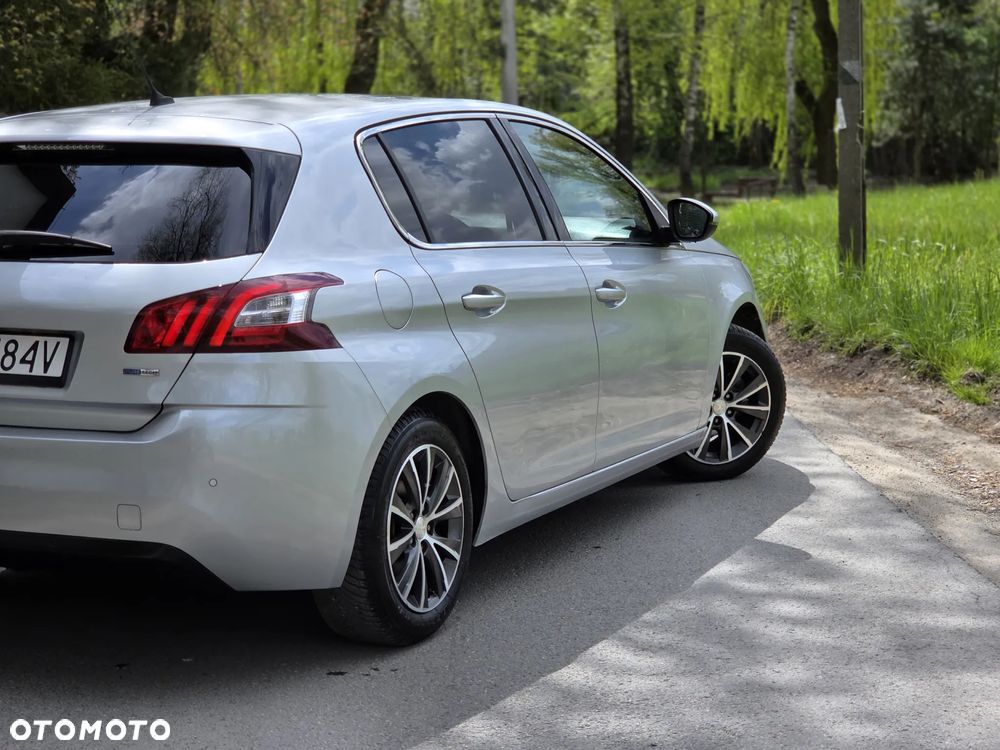 Peugeot 308 1.2 PureTech GPF Allure S&S - 12