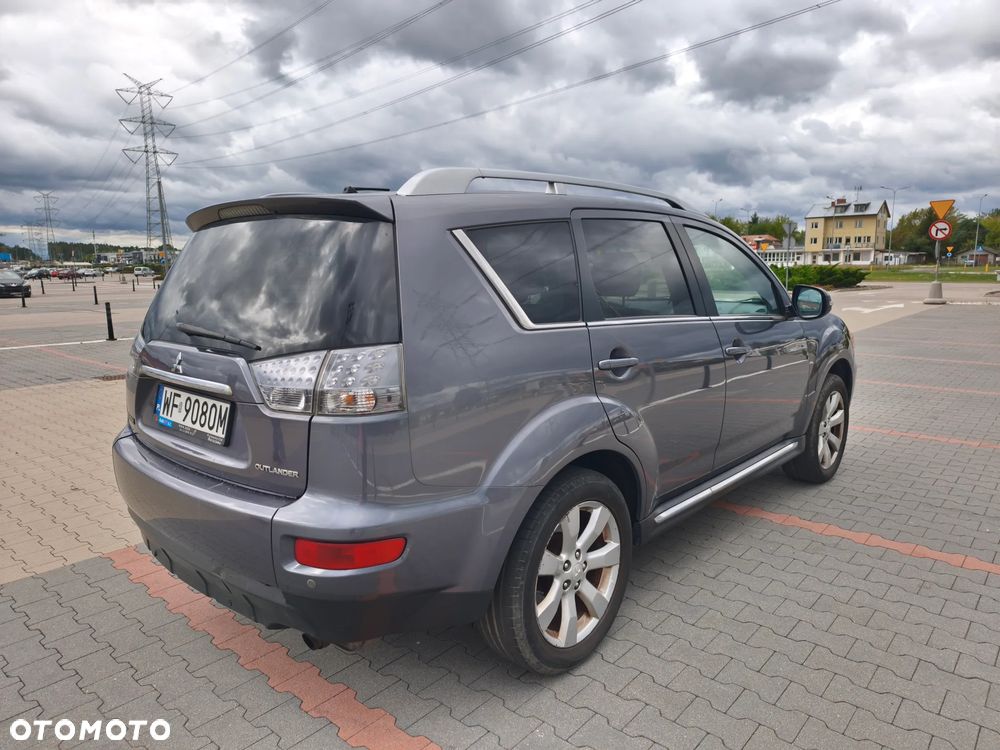 Mitsubishi Outlander 2.0 Intense + 2WD EU5 CVT - 2