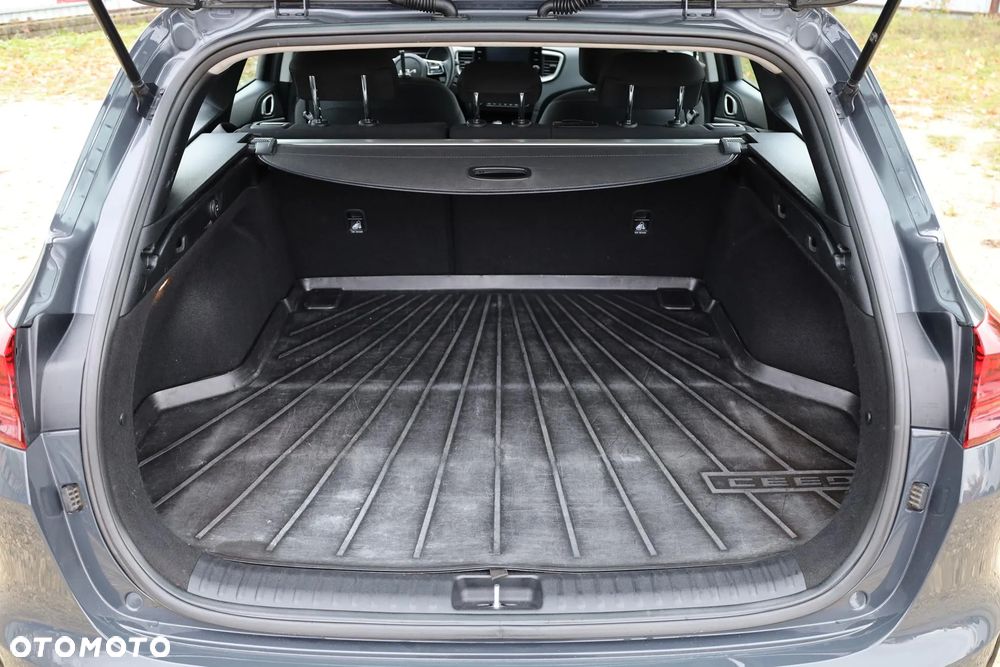 Kia Ceed 1.5 T-GDI M - 33