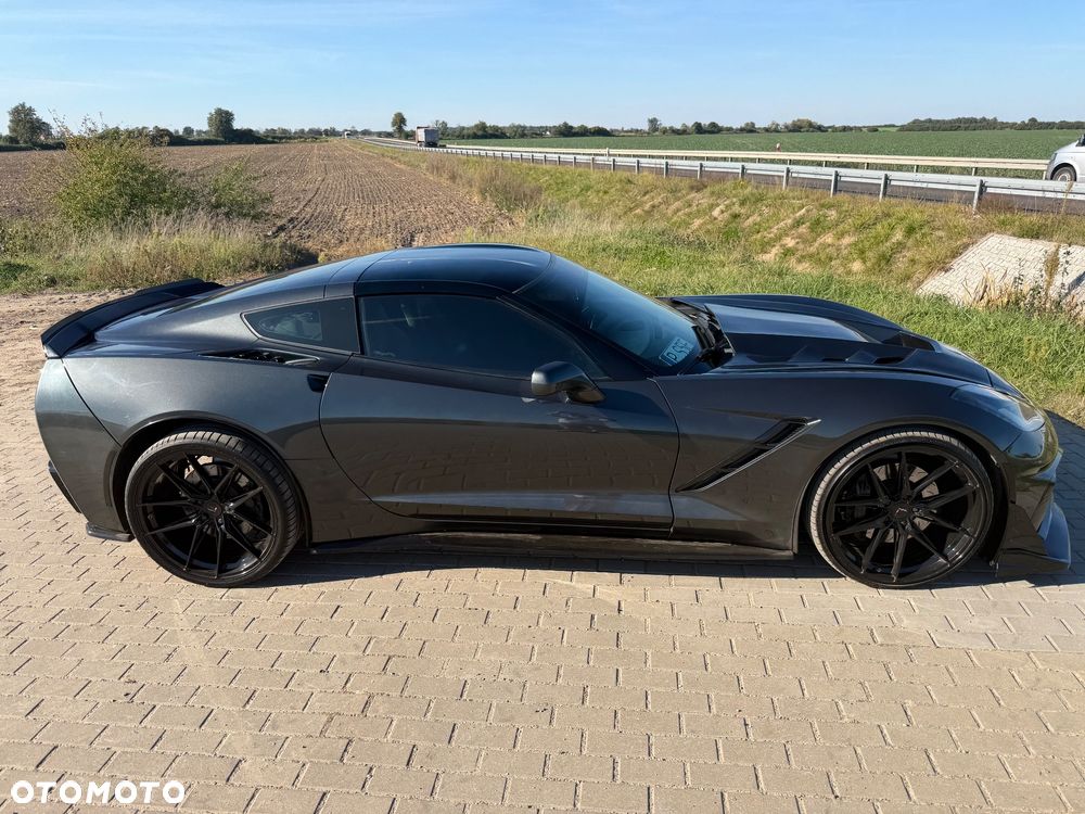 Chevrolet Corvette - 17