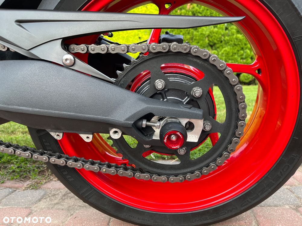 Triumph Street Triple - 31