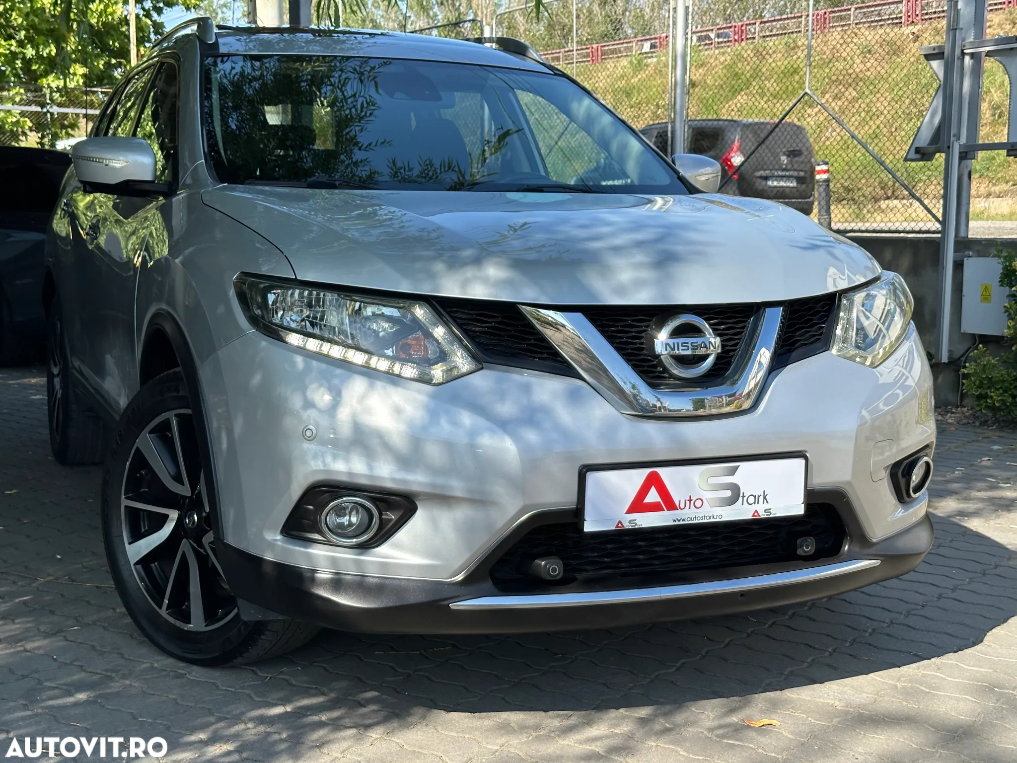Nissan X-Trail 1.6 dCi Xtronic N-Connecta - 10