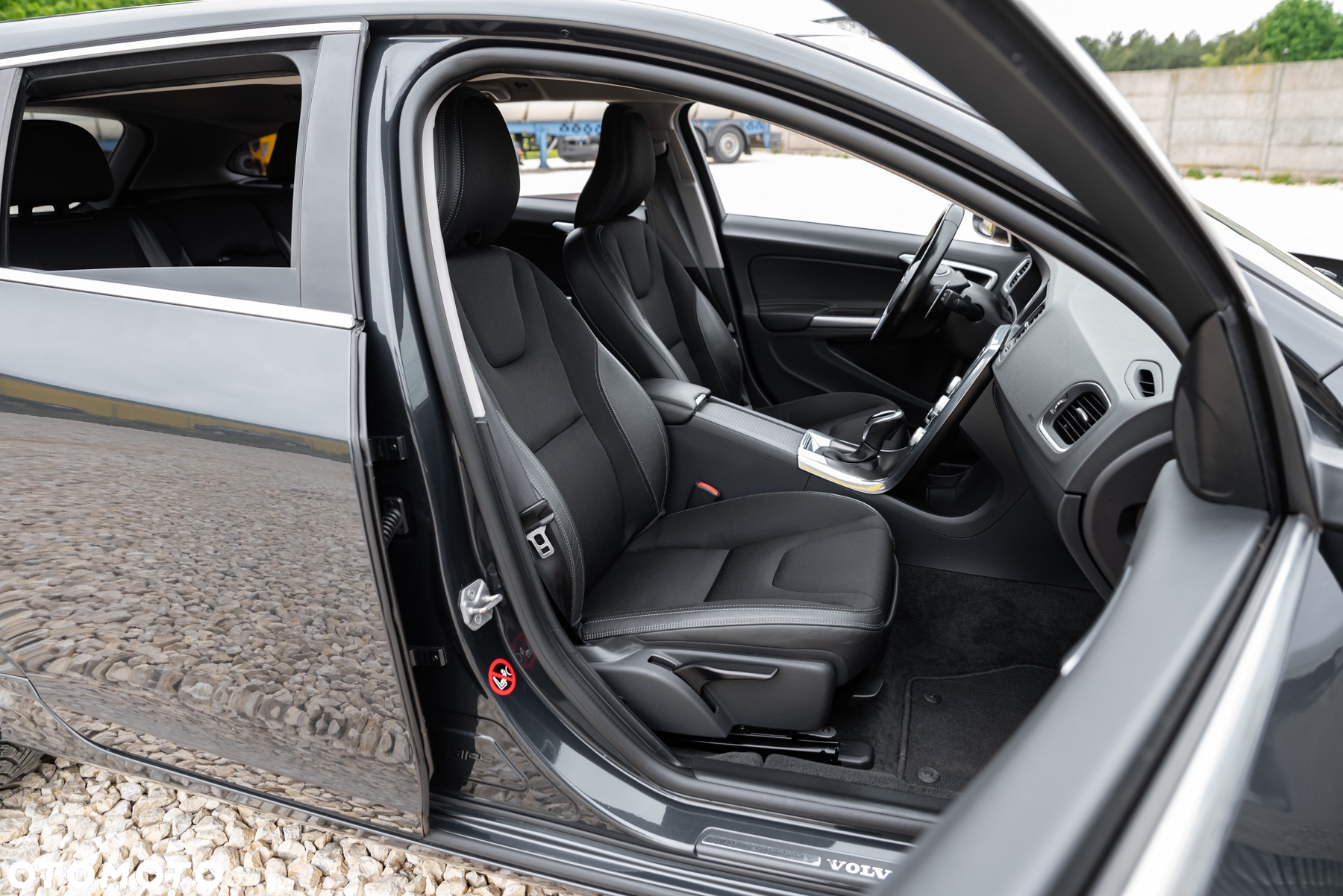 Volvo V60 D4 Geartronic Summum - 24