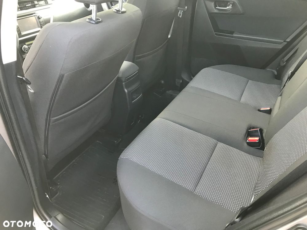 Toyota Auris - 14