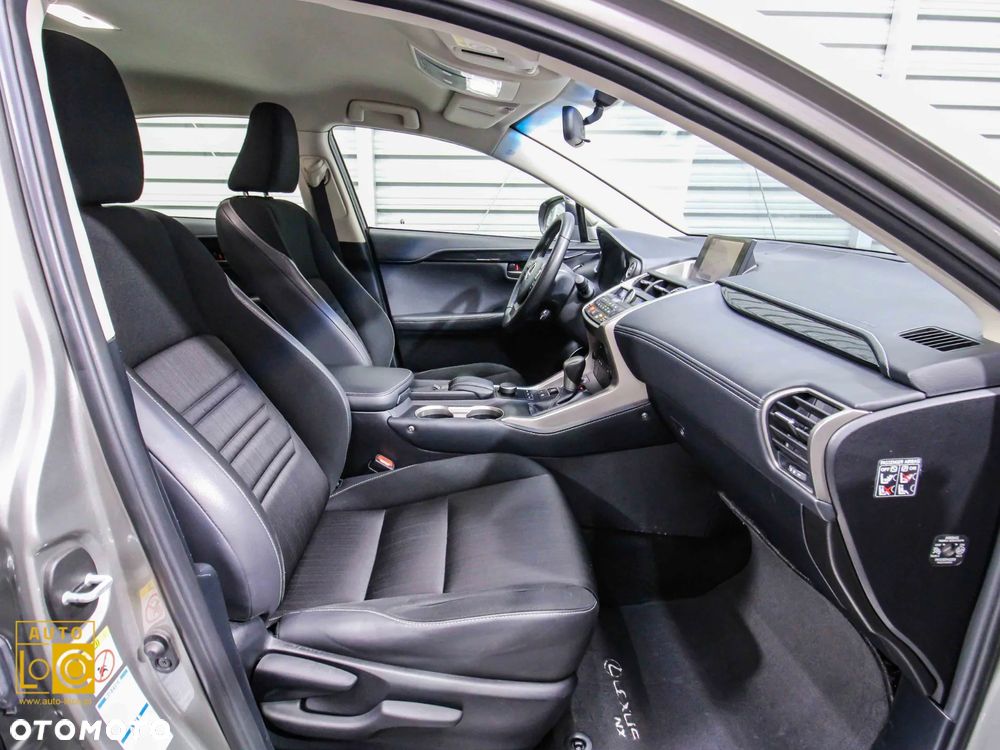 Lexus NX 300h Prestige AWD - 10