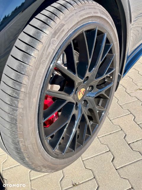 Porsche Panamera GTS - 34